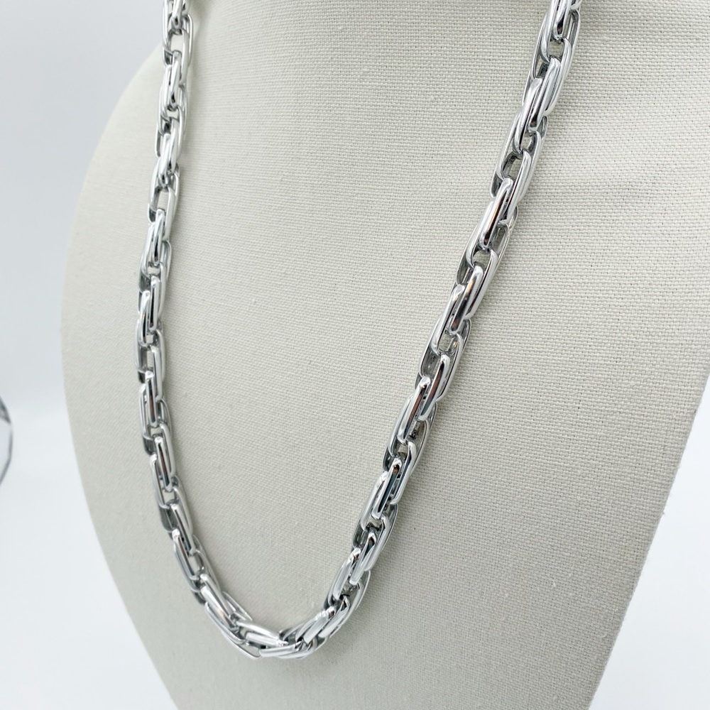 Vintage Silver Tone Aluminum Metal 
Chain Necklace